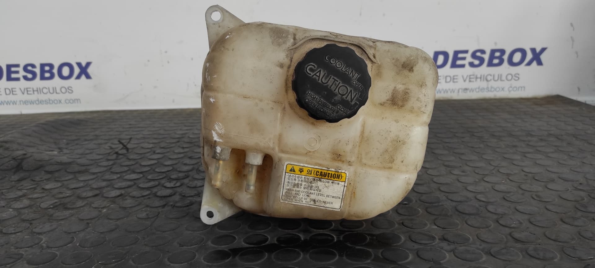 Recambio de DEPOSITO EXPANSION para SSANGYONG REXTON 2.9 TD GLS D/662LA referencia OEM IAM    - PLATA