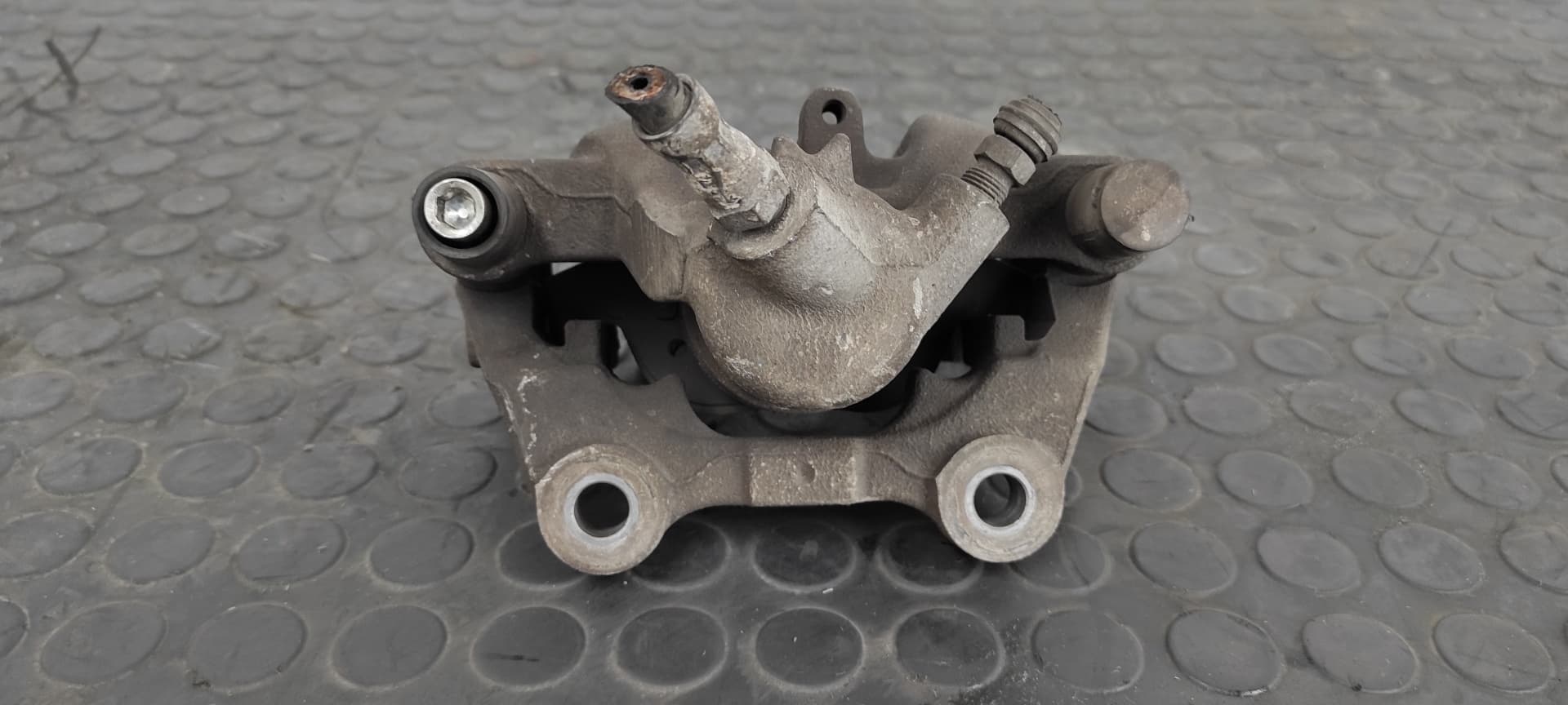 Recambio de PINZA DE FRENO TRASERA DERECHA para MERCEDES-BENZ CLASE C (W204) BERLINA 2.2 CDI CAT OM646811 referencia OEM IAM 38 949 H337   - BLANCO 3