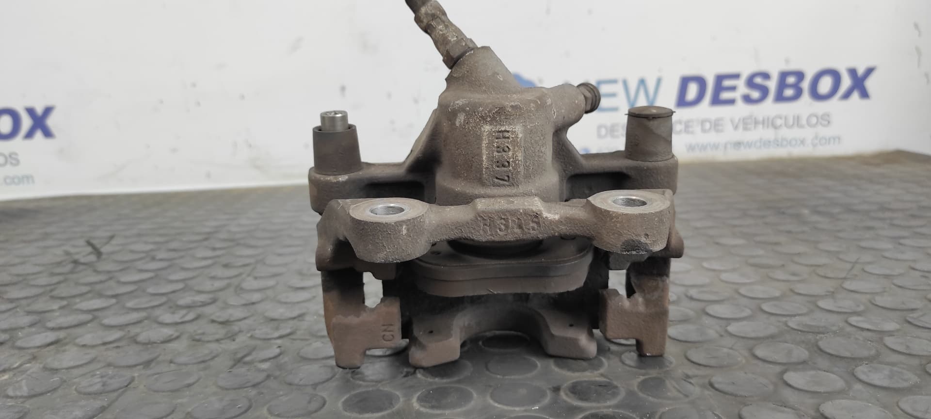 Recambio de PINZA DE FRENO TRASERA DERECHA para MERCEDES-BENZ CLASE C (W204) BERLINA 2.2 CDI CAT OM646811 referencia OEM IAM 38 949 H337   - BLANCO 6