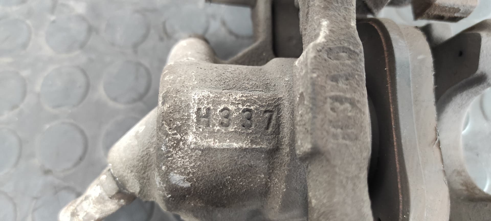 Recambio de PINZA DE FRENO TRASERA DERECHA para MERCEDES-BENZ CLASE C (W204) BERLINA 2.2 CDI CAT OM646811 referencia OEM IAM 38 949 H337   - BLANCO 8