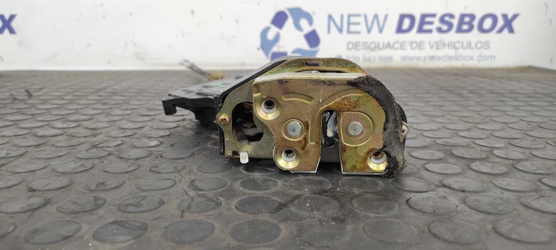 Recambio de CERRADURA PUERTA TRASERA IZQUIERDA para MAZDA 6 BERLINA (GG) 2.0 CRTD 136 Active (4-ptas.) RF5C referencia OEM IAM GJ6A   - AZUL 6