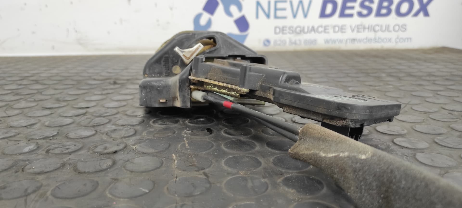 Recambio de CERRADURA PUERTA TRASERA IZQUIERDA para MAZDA 6 BERLINA (GG) 2.0 CRTD 136 Active (4-ptas.) RF5C referencia OEM IAM GJ6A   - AZUL 4