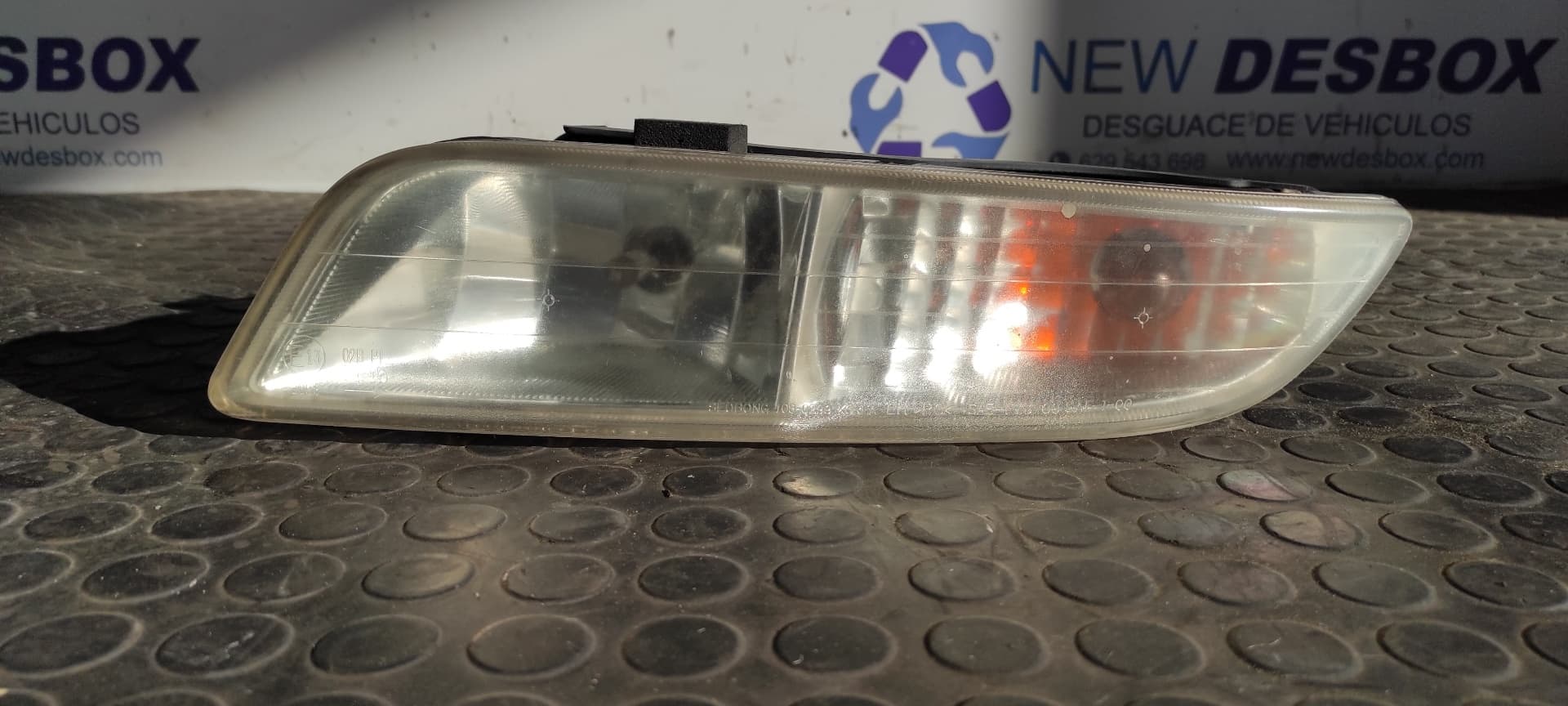 Recambio de FARO ANTINIEBLA IZQUIERDO para SSANGYONG REXTON 2.9 TD GLS D/662LA referencia OEM IAM 1080299   - PLATA