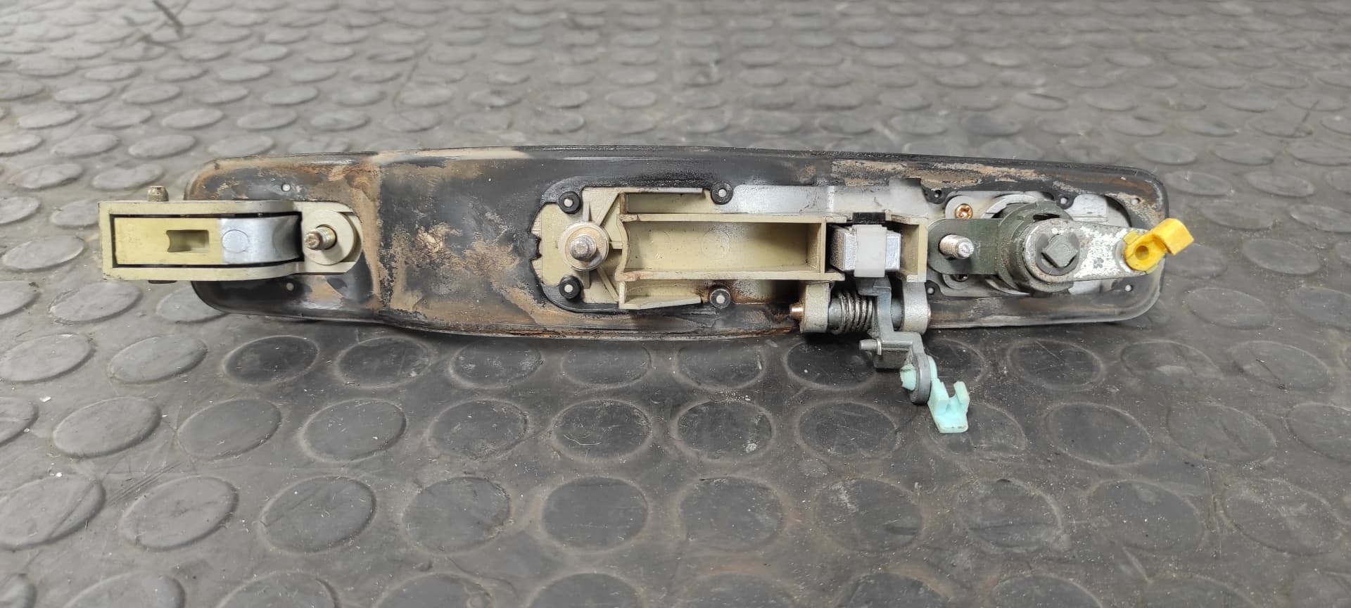 Recambio de MANETA DELANTERA IZQUIERDA para SSANGYONG REXTON 2.9 TD GLS D/662LA referencia OEM IAM 7245008012ABS   - PLATA 3