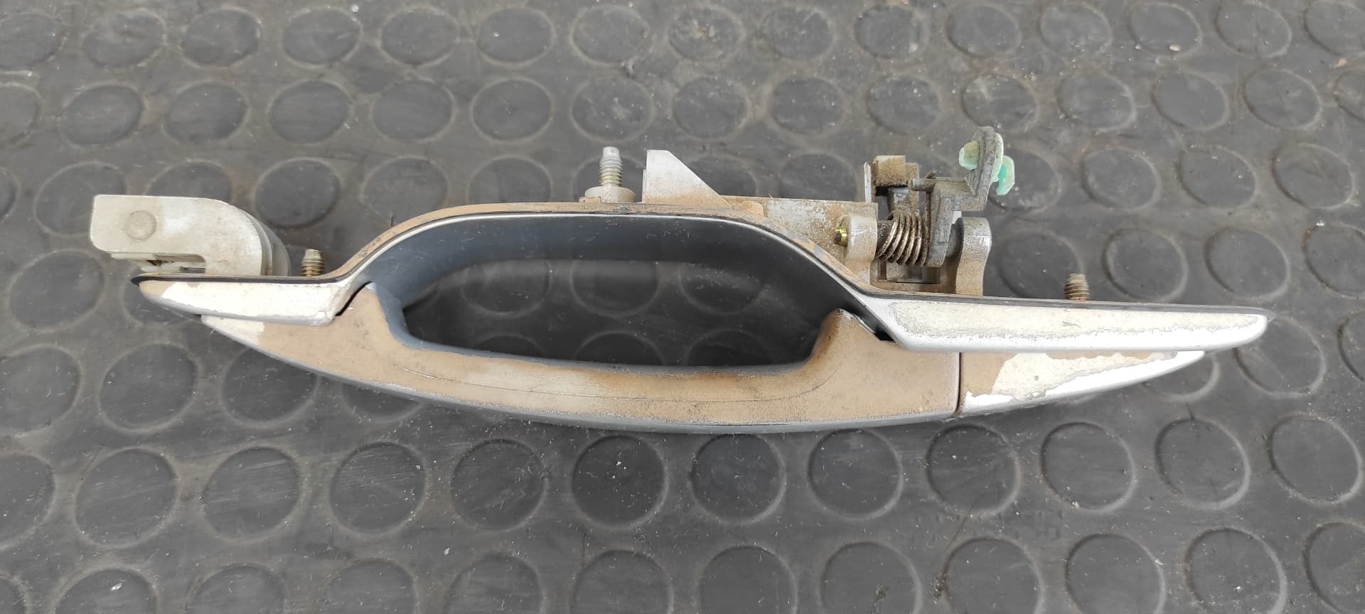 Recambio de MANETA  TRASERA IZQUIERDA para SSANGYONG REXTON 2.9 TD GLS D/662LA referencia OEM IAM 7345008012WAA   - PLATA 4