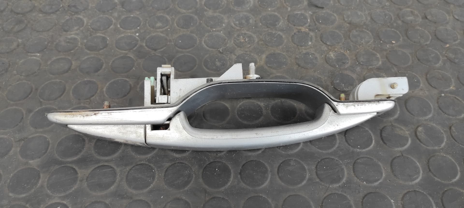 Recambio de MANETA  TRASERA IZQUIERDA para SSANGYONG REXTON 2.9 TD GLS D/662LA referencia OEM IAM 7345008012WAA   - PLATA 3