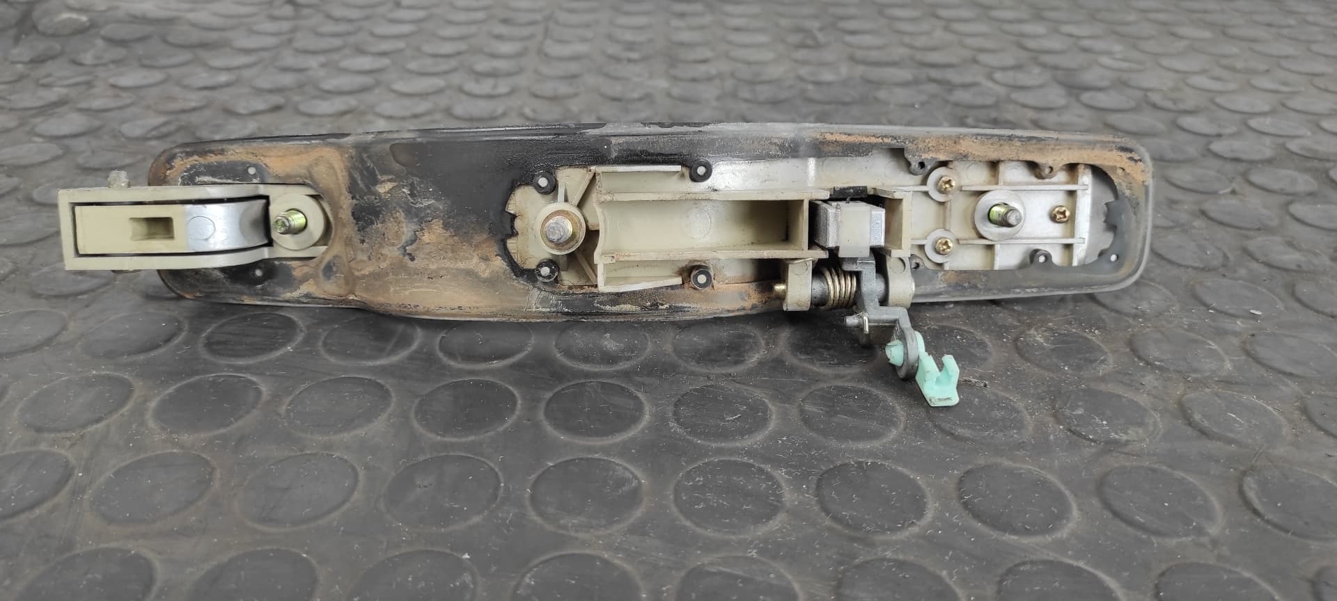 Recambio de MANETA  TRASERA IZQUIERDA para SSANGYONG REXTON 2.9 TD GLS D/662LA referencia OEM IAM 7345008012WAA   - PLATA 2