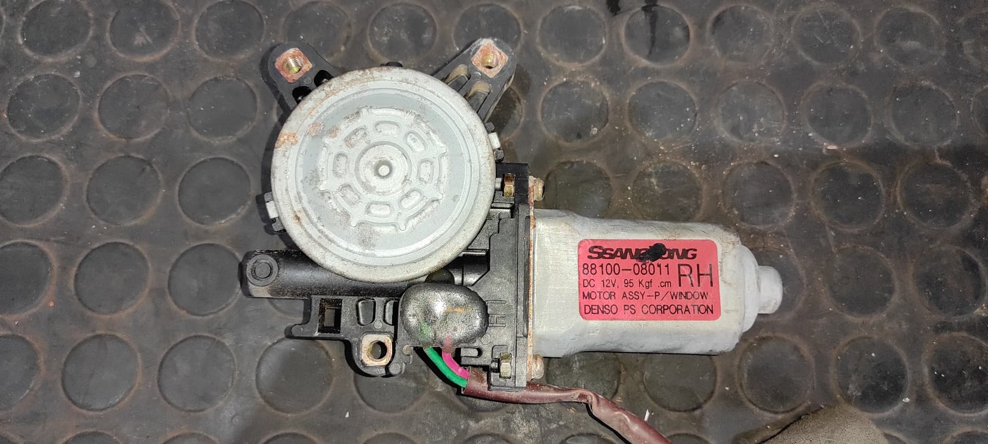 Recambio de MOTOR ELEVALUNAS TRASERO DERECHO para SSANGYONG REXTON 2.9 TD GLS D/662LA referencia OEM IAM 8810008011   - PLATA 4