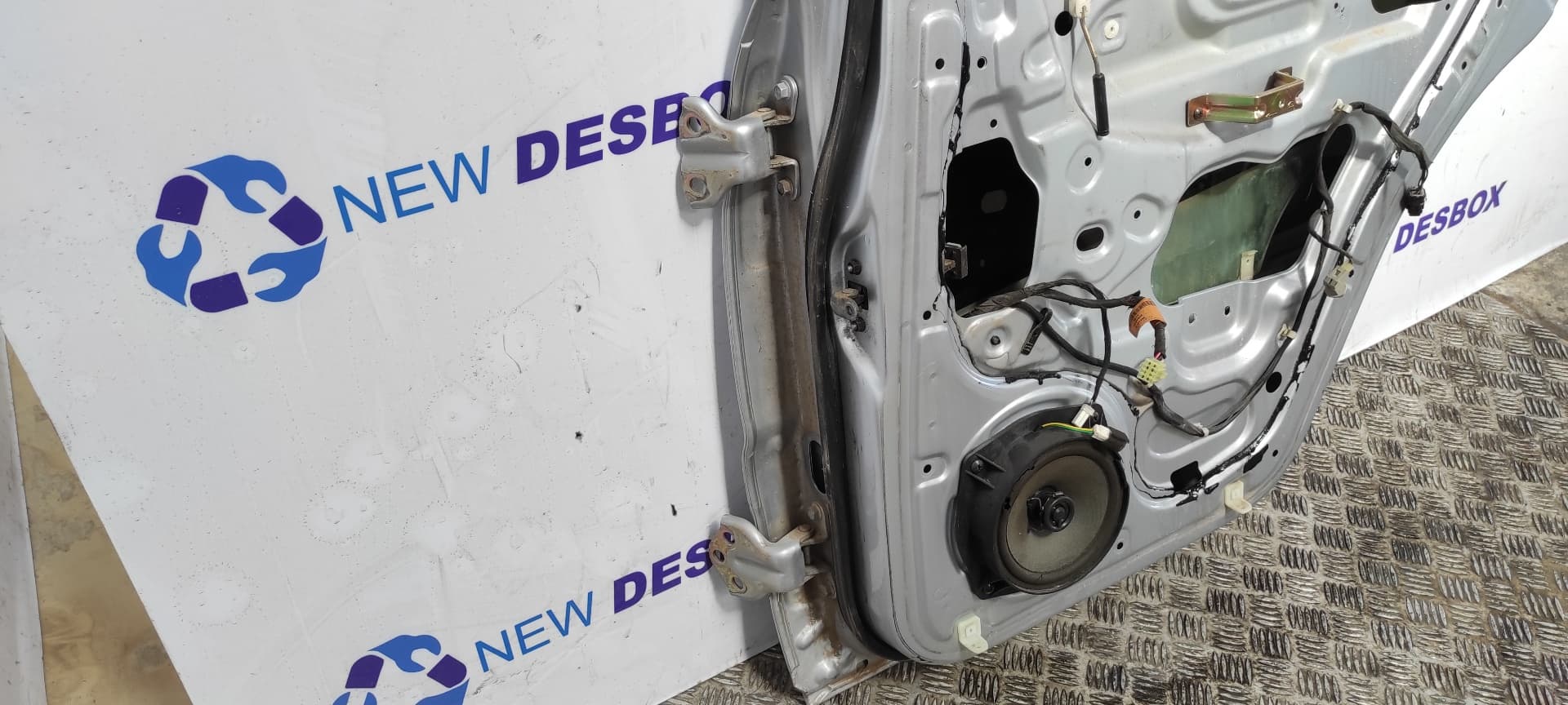 Recambio de PUERTA TRASERA DERECHA para SSANGYONG REXTON D/662LA referencia OEM IAM 6300408002   - PLATA 2