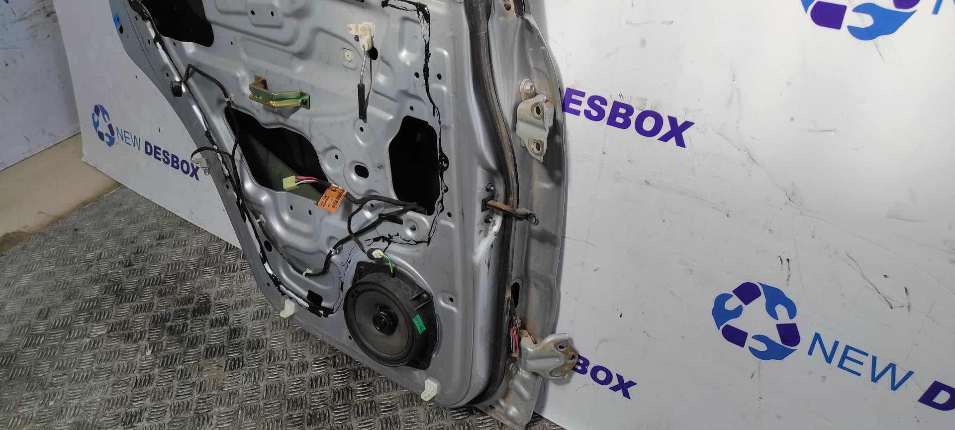 Recambio de PUERTA TRASERA IZQUIERDA para SSANGYONG REXTON D/662LA referencia OEM IAM 6300308002   - PLATA 4