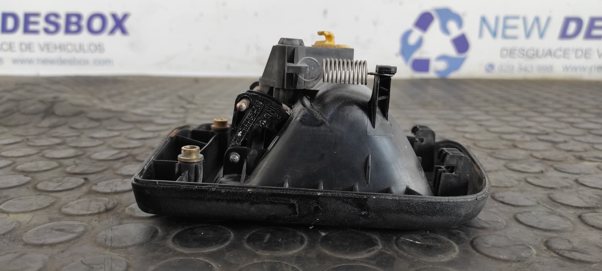 Recambio de MANETA DELANTERA IZQUIERDA para RENAULT MASTER DOBLE referencia OEM IAM 7700352488 4