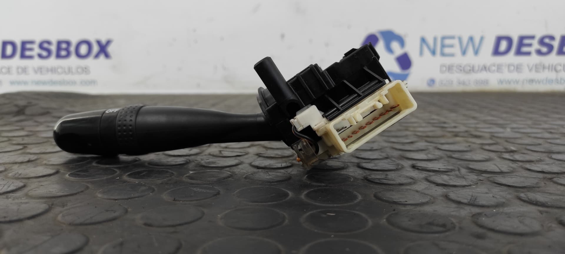 Recambio de MANDO INTERMITENTES para TOYOTA COROLLA (E12) 2.0 D-4D Linea Luna Berlina 1CDFTV referencia OEM IAM 02180173713   - PLATA 4