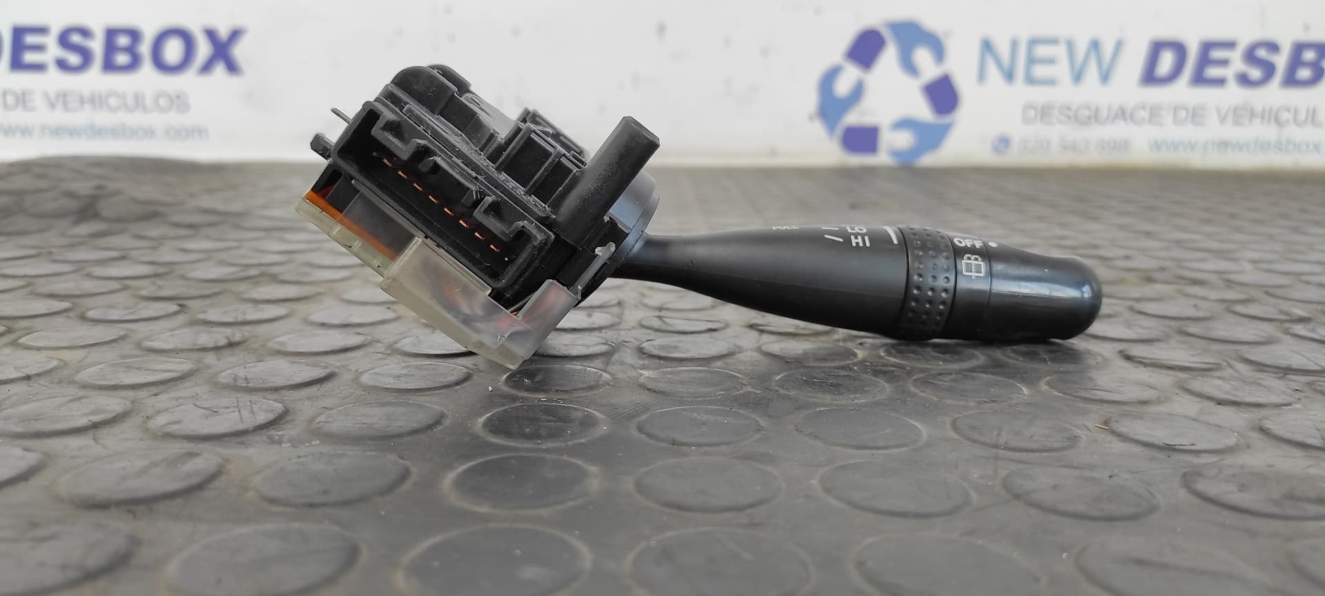 Recambio de MANDO LIMPIA para TOYOTA COROLLA (E12) 2.0 D-4D Linea Luna Berlina 1CDFTV referencia OEM IAM 02290173738   - PLATA 5