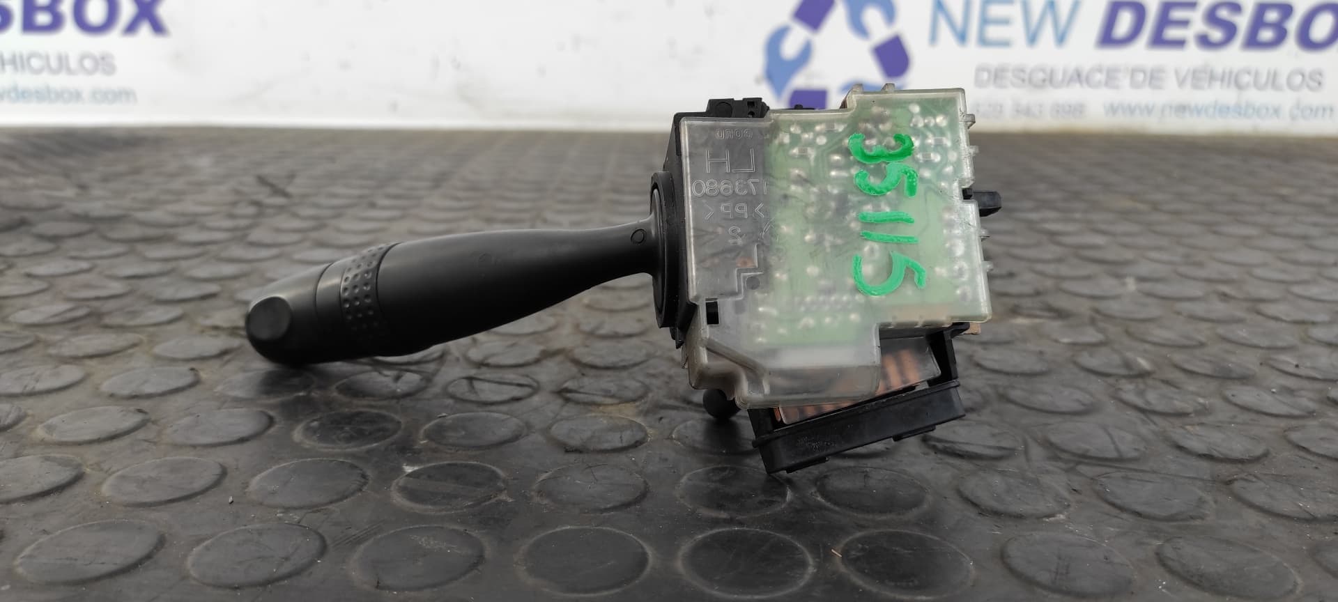 Recambio de MANDO LIMPIA para TOYOTA COROLLA (E12) 2.0 D-4D Linea Luna Berlina 1CDFTV referencia OEM IAM 02290173738   - PLATA 2