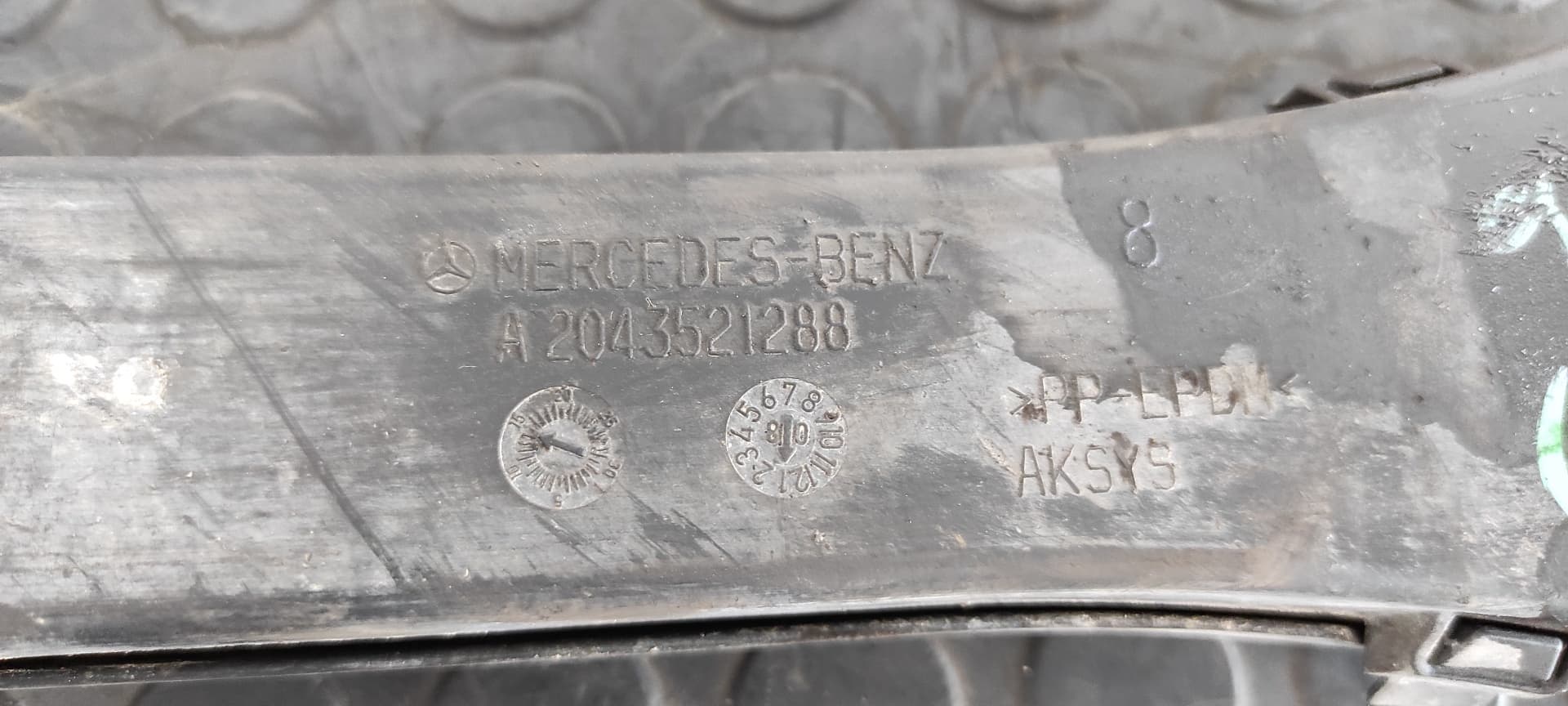Recambio de BRAZO DERECHO INFERIOR TRASERO  para MERCEDES-BENZ CLASE C (W204) BERLINA 2.2 CDI CAT OM646811 referencia OEM IAM A2043521288   - BLANCO 6