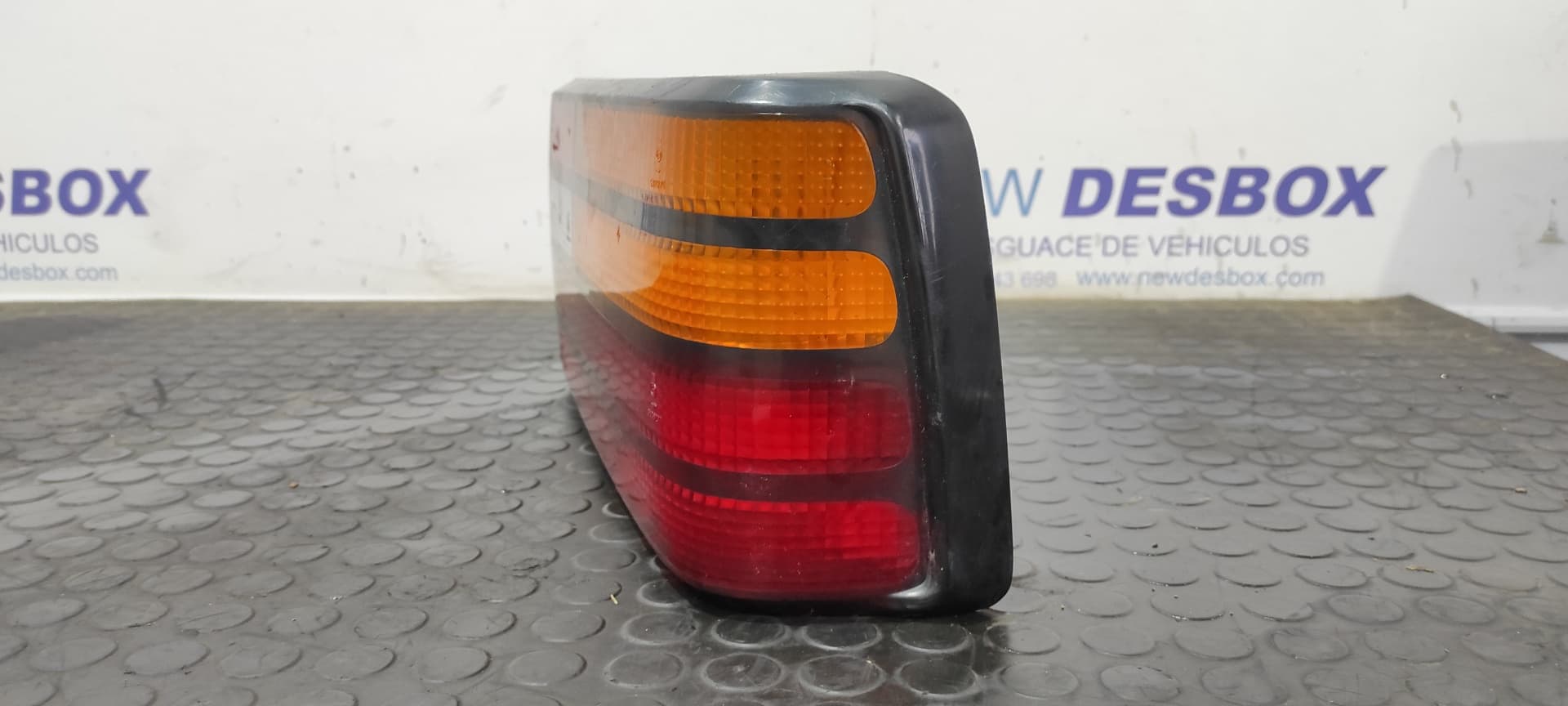 Recambio de PILOTO TRASERO DERECHO para FORD ORION CL F6F referencia OEM IAM 86AG13A602   - GRIS 11