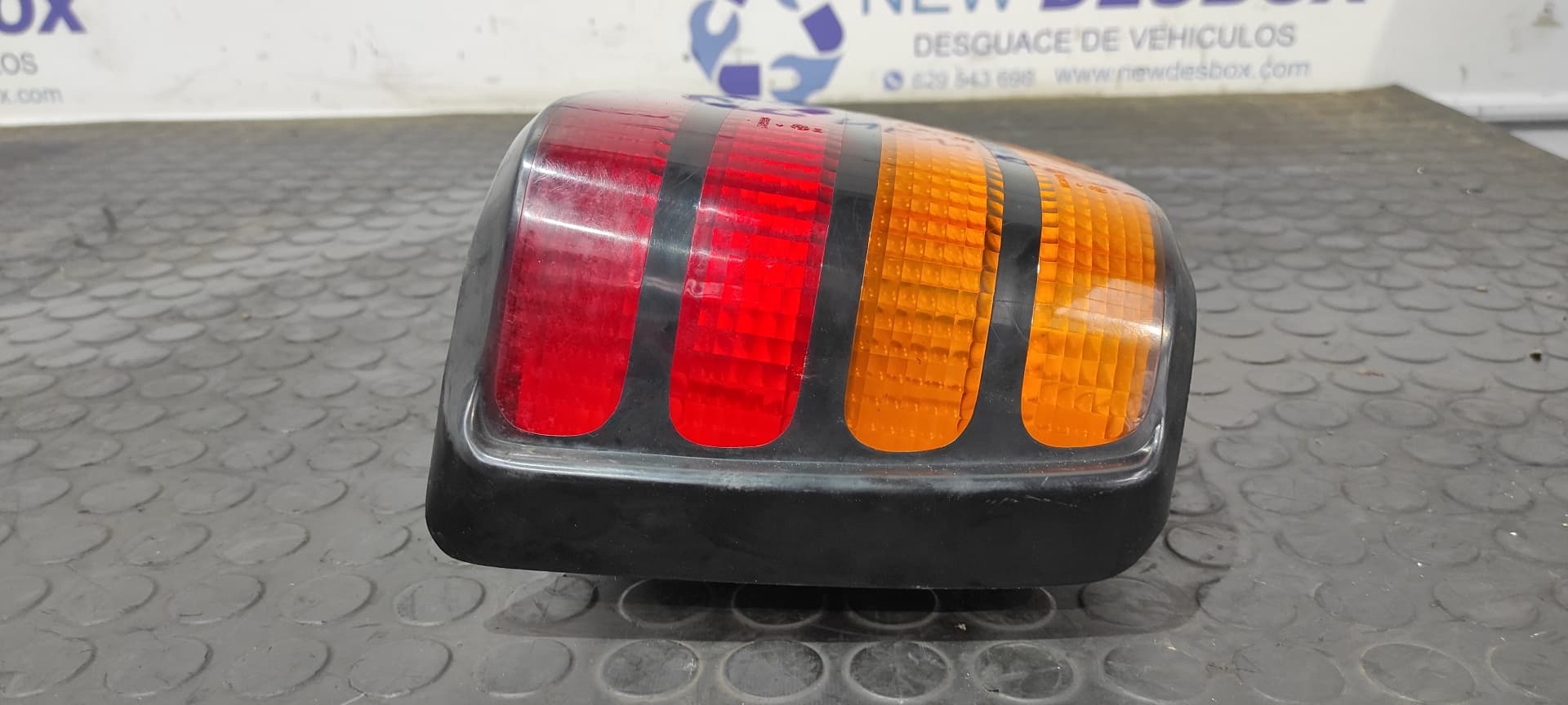 Recambio de PILOTO TRASERO DERECHO para FORD ORION CL F6F referencia OEM IAM 86AG13A602   - GRIS 9