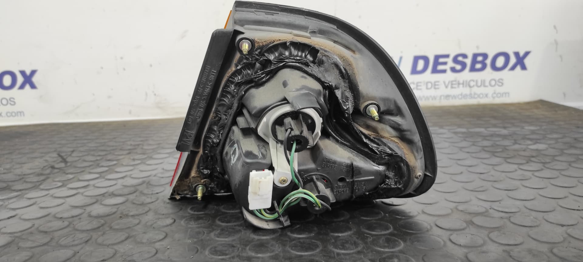 Recambio de PILOTO TRASERO IZQUIERDO para NISSAN ALMERA (N15) GX GA16 referencia OEM IAM 12VL   - BLANCO 4
