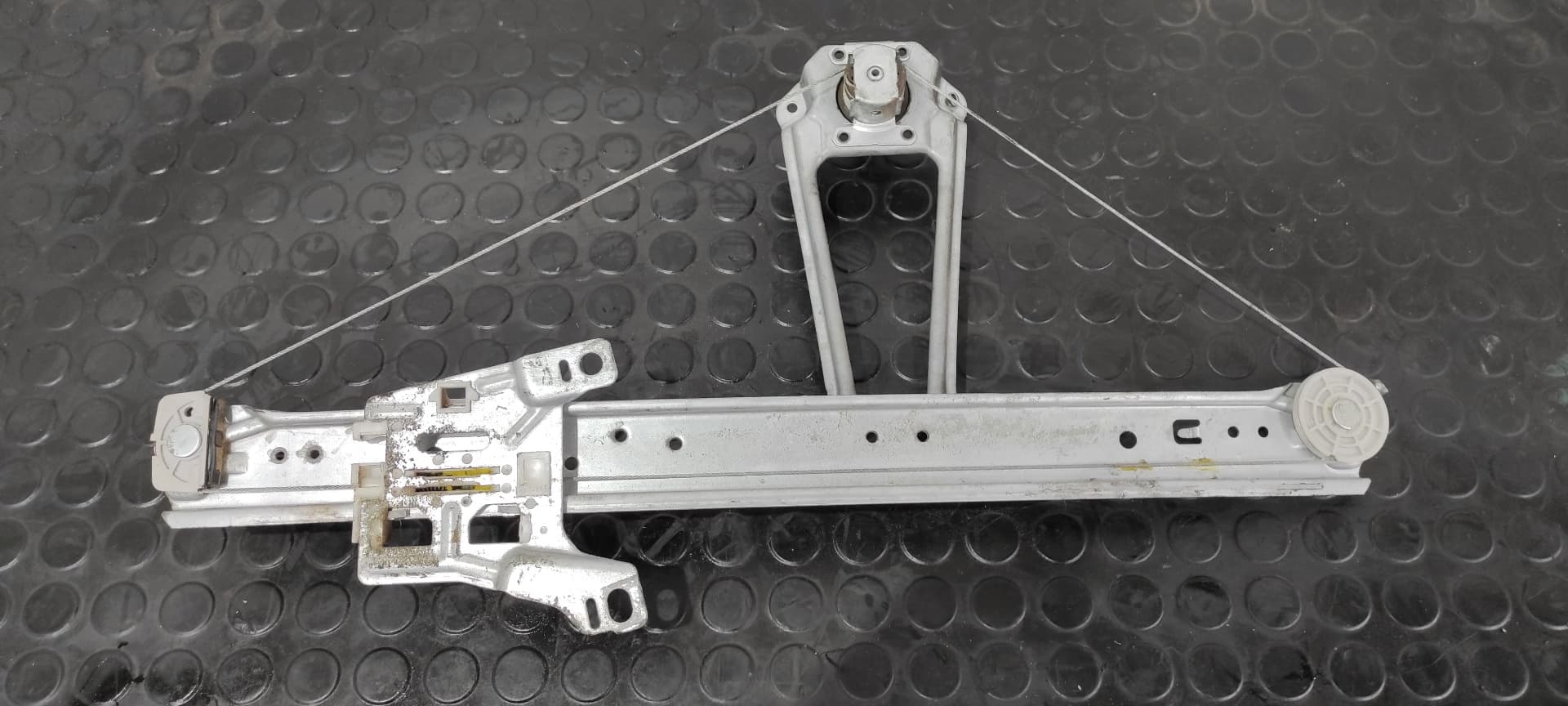 Recambio de ELEVALUNAS TRASERO IZQUIERDO para MERCEDES-BENZ CLASE A (W168) 170 CDI (168.008) OM668940 referencia OEM IAM    - GRANATE 2