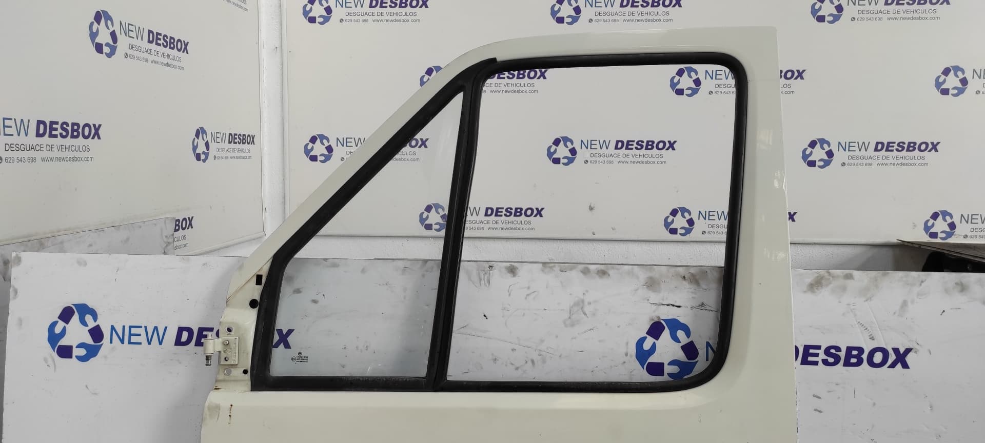 Recambio de PUERTA DELANTERA IZQUIERDA para VOLKSWAGEN LT CAJA ABIERTA (MOD. 1997) ATA referencia OEM IAM    - BLANCO 3