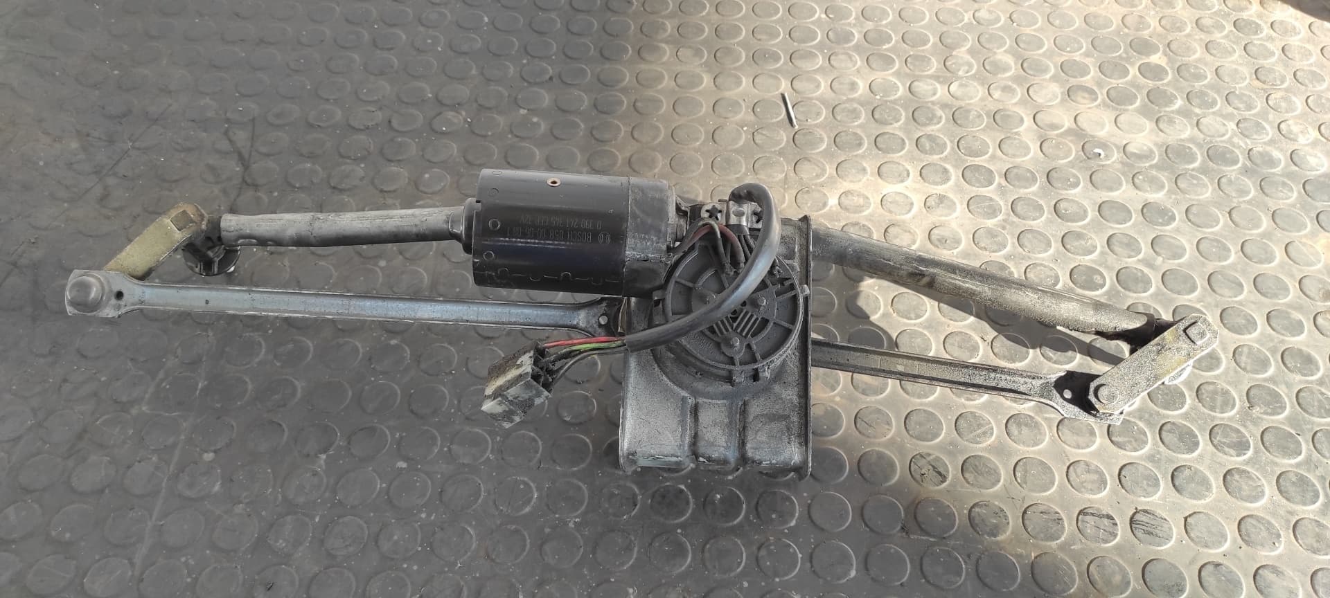 Recambio de MOTOR LIMPIA DELANTERO para VOLKSWAGEN LT CAJA ABIERTA (MOD. 1997) LT  28  Caja abierta ATA referencia OEM IAM 0390241345   - BLANCO 2