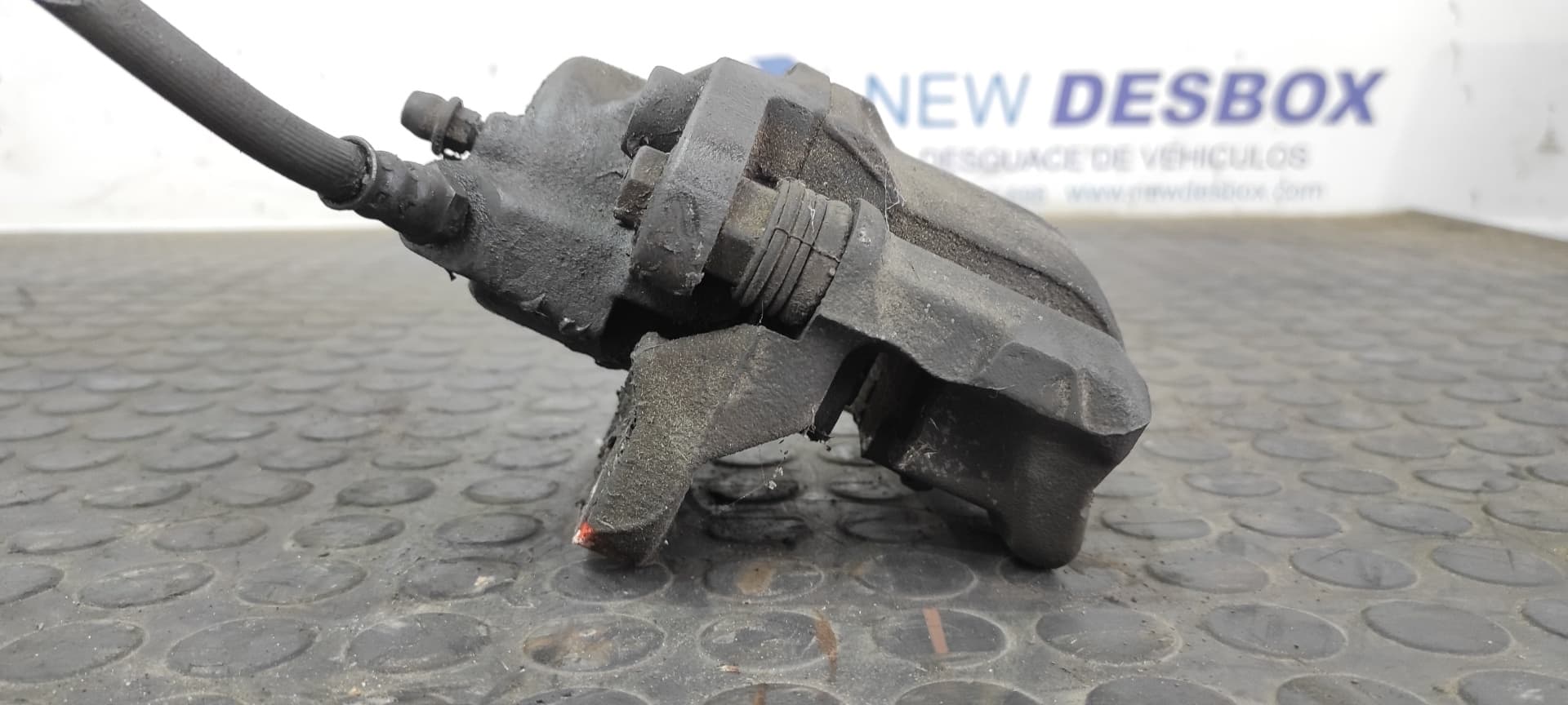 Recambio de PINZA DE FRENO DELANTERA DERECHA para DACIA LOGAN K7M F7 referencia OEM IAM 133515   - BLANCO 6