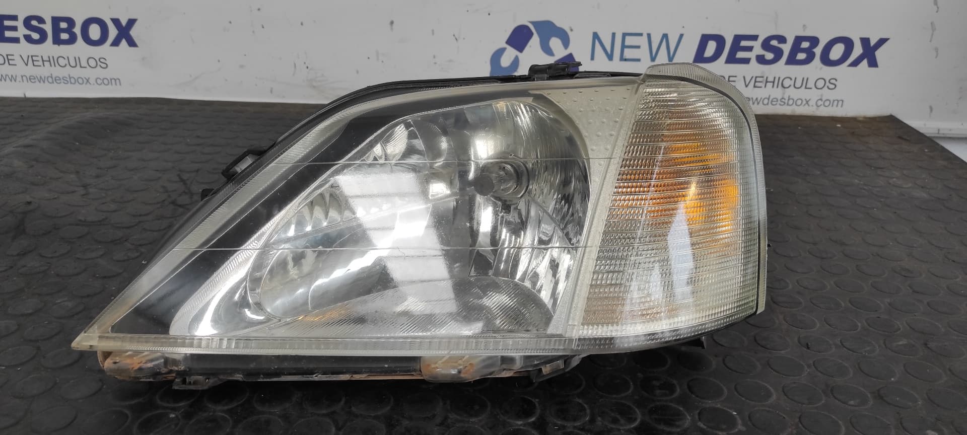 Recambio de FARO IZQUIERDO para DACIA LOGAN Ambiance K7M F7 referencia OEM IAM 8200211005   - BLANCO