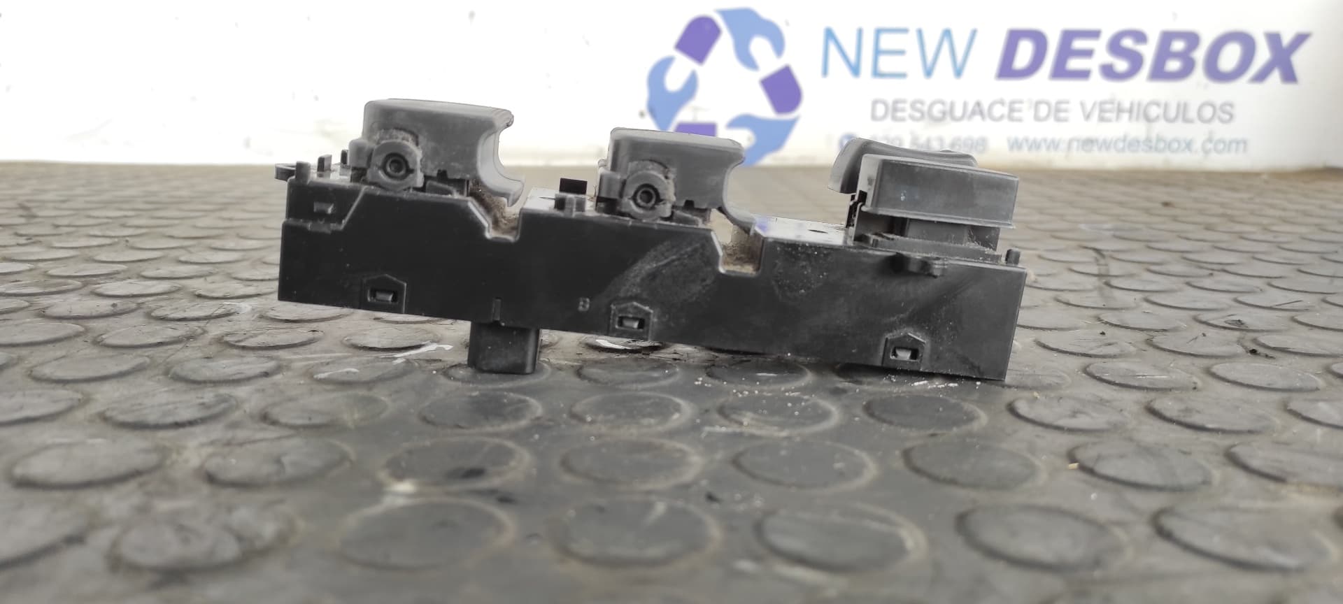 Recambio de MANDO ELEVALUNAS DELANTERO IZQUIERDO para KIA SOUL 1.6 CRDi CAT D4FB referencia OEM IAM 4864901210   - BLANCO 4