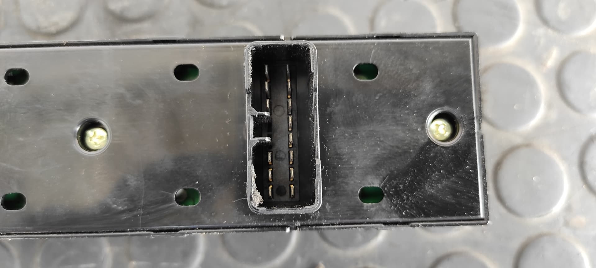Recambio de MANDO ELEVALUNAS DELANTERO IZQUIERDO para KIA SOUL 1.6 CRDi CAT D4FB referencia OEM IAM 4864901210   - BLANCO 6