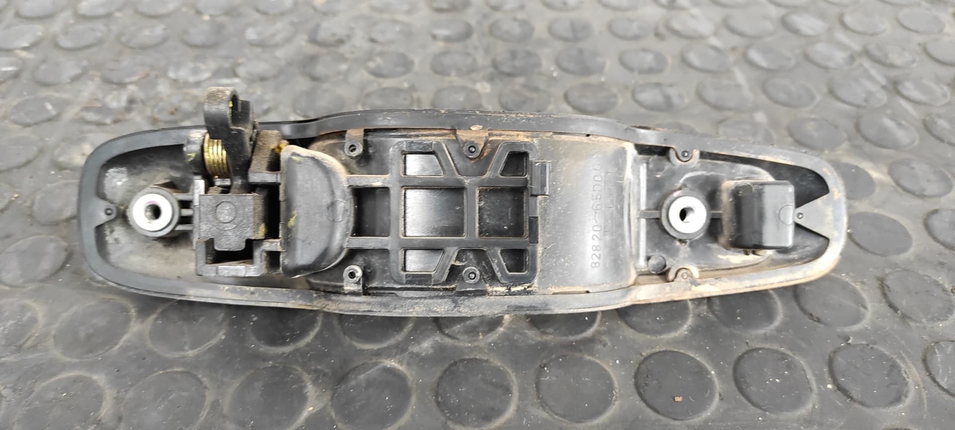 Recambio de MANETA DELANTERA IZQUIERDA para SUZUKI GRAND VITARA 3 PUERTAS SQ (GT) 2.0 TD Básico RHW referencia OEM IAM 8282065D00   - GRIS 3