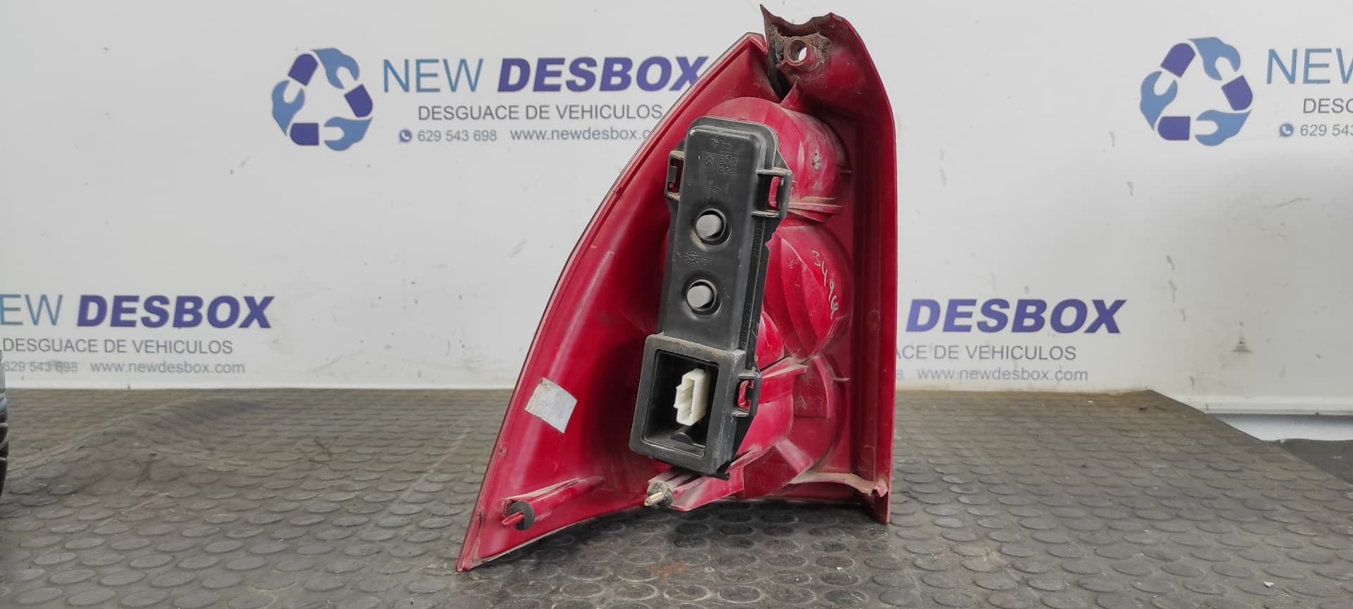 Recambio de PILOTO TRASERO DERECHO para PEUGEOT 307 BREAK / SW (S1) BREAK XS 9HYDV6TED4 referencia OEM IAM 26674T0206   - GRIS 6