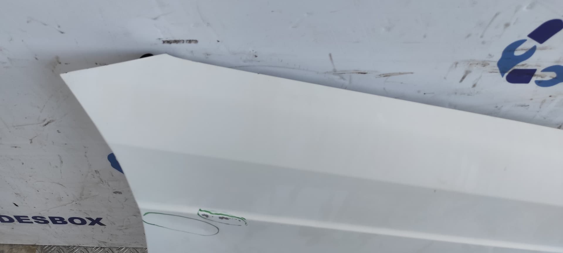 Recambio de ALETA DELANTERA DERECHA para MERCEDES-BENZ CLASE S (W126) BERLINA+COUPE M117968 referencia OEM IAM    - BLANCO 9