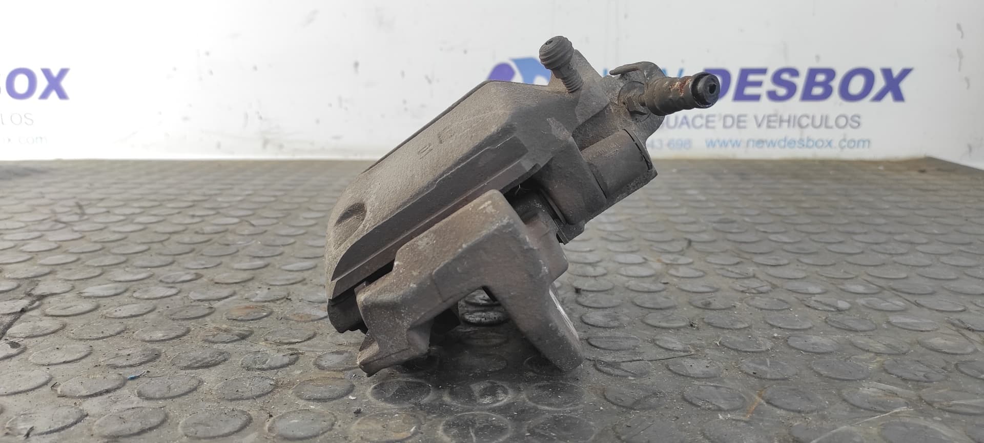Recambio de PINZA DE FRENO DELANTERA IZQUIERDA para FORD TOURNEO CONNECT (TC7) Kombi Corta (2009->) R3PA referencia OEM IAM D1   - BLANCO 5