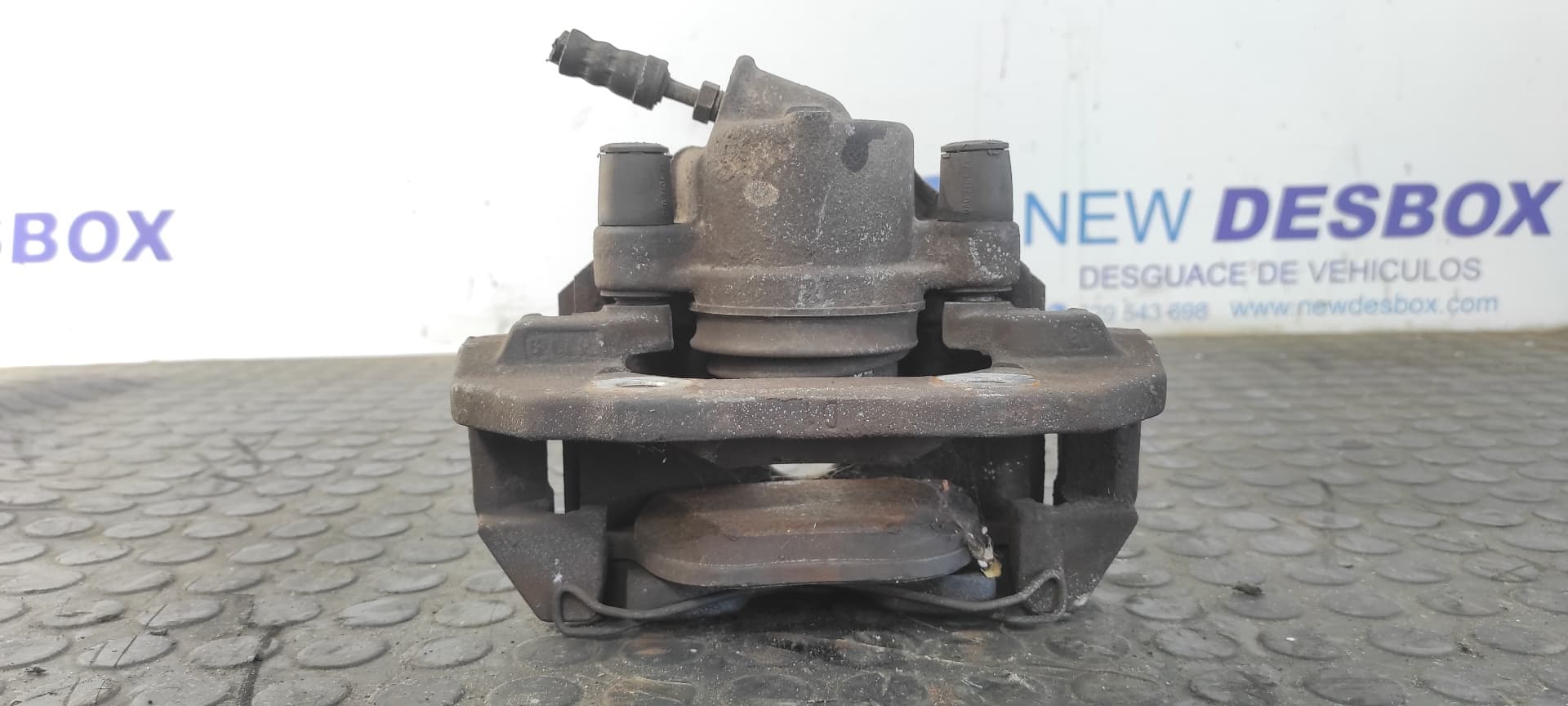 Recambio de PINZA DE FRENO DELANTERA IZQUIERDA para FORD TOURNEO CONNECT (TC7) Kombi Corta (2009->) R3PA referencia OEM IAM D1   - BLANCO 3