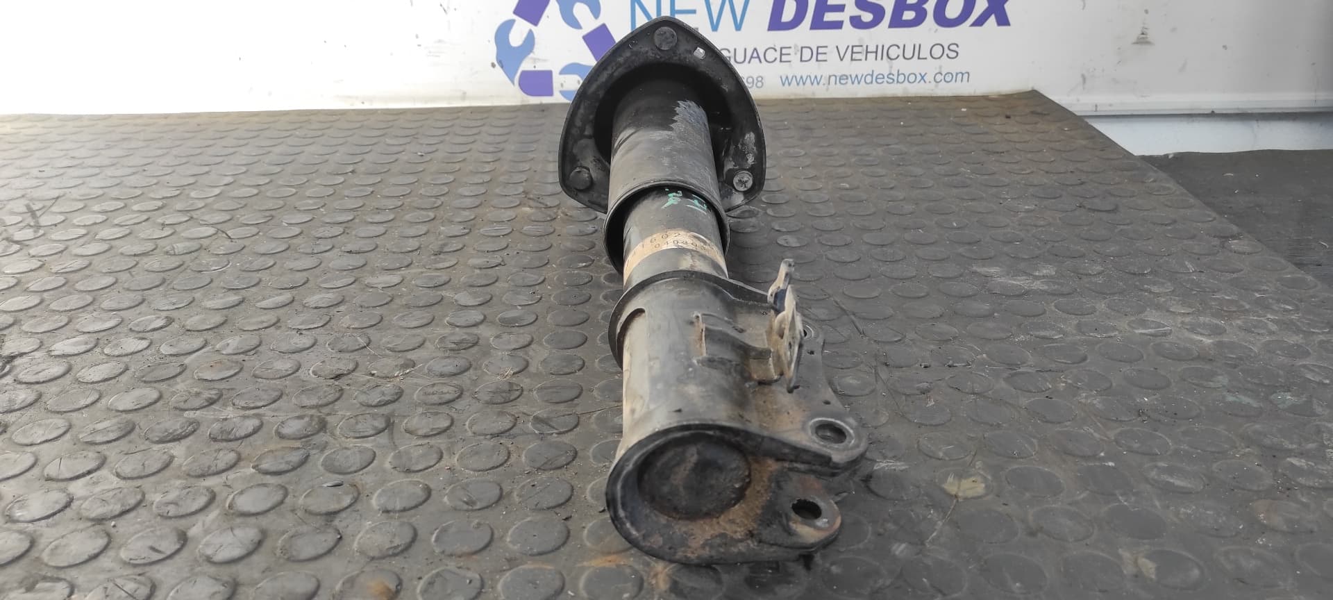 Recambio de AMORTIGUADOR DELANTERO IZQUIERDO para SUZUKI GRAND VITARA 3 PUERTAS SQ (GT) 2.0 TD Básico RHW referencia OEM IAM 4160266D00   - GRIS 3