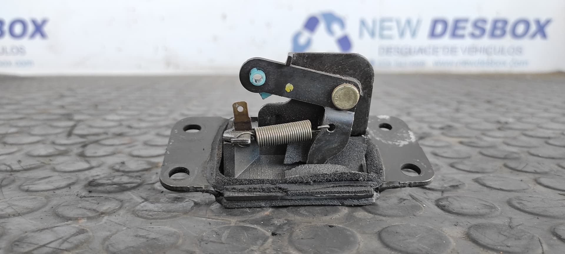 Recambio de CERRADURA MALETERO / PORTON para SSANGYONG REXTON 2.9 TD GLS D/662LA referencia OEM IAM    - PLATA 3