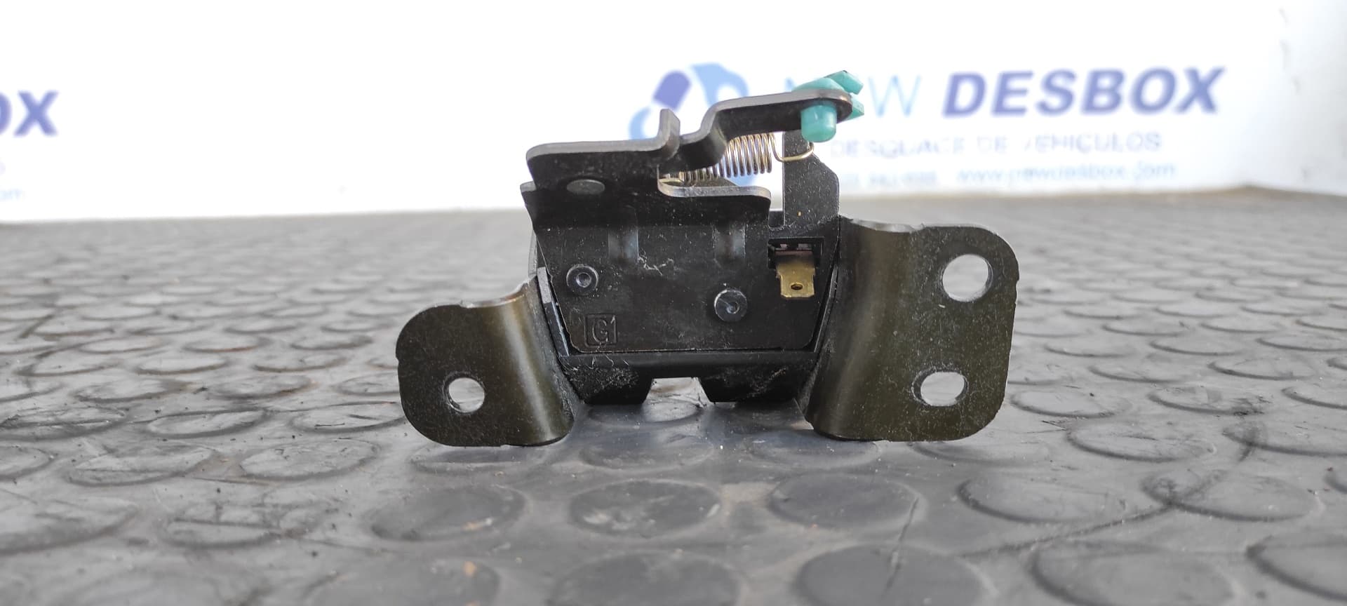 Recambio de CERRADURA MALETERO / PORTON para SSANGYONG REXTON 2.9 TD GLS D/662LA referencia OEM IAM    - PLATA 4