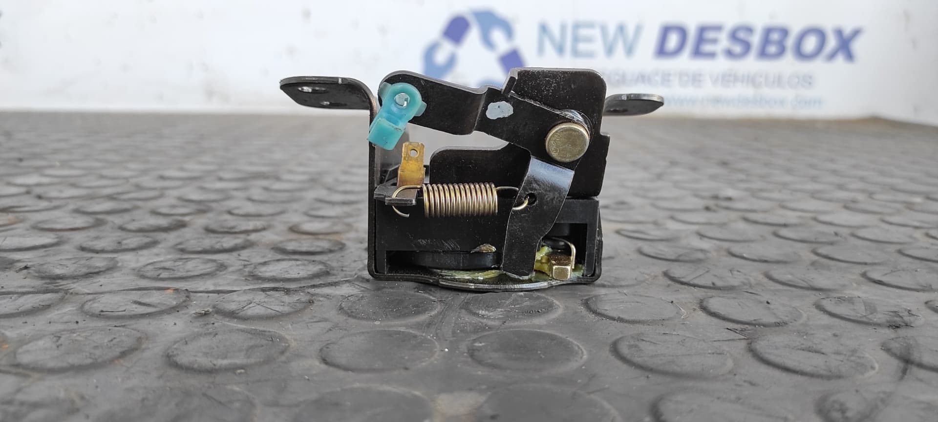 Recambio de CERRADURA MALETERO / PORTON para SSANGYONG REXTON 2.9 TD GLS D/662LA referencia OEM IAM    - PLATA 3