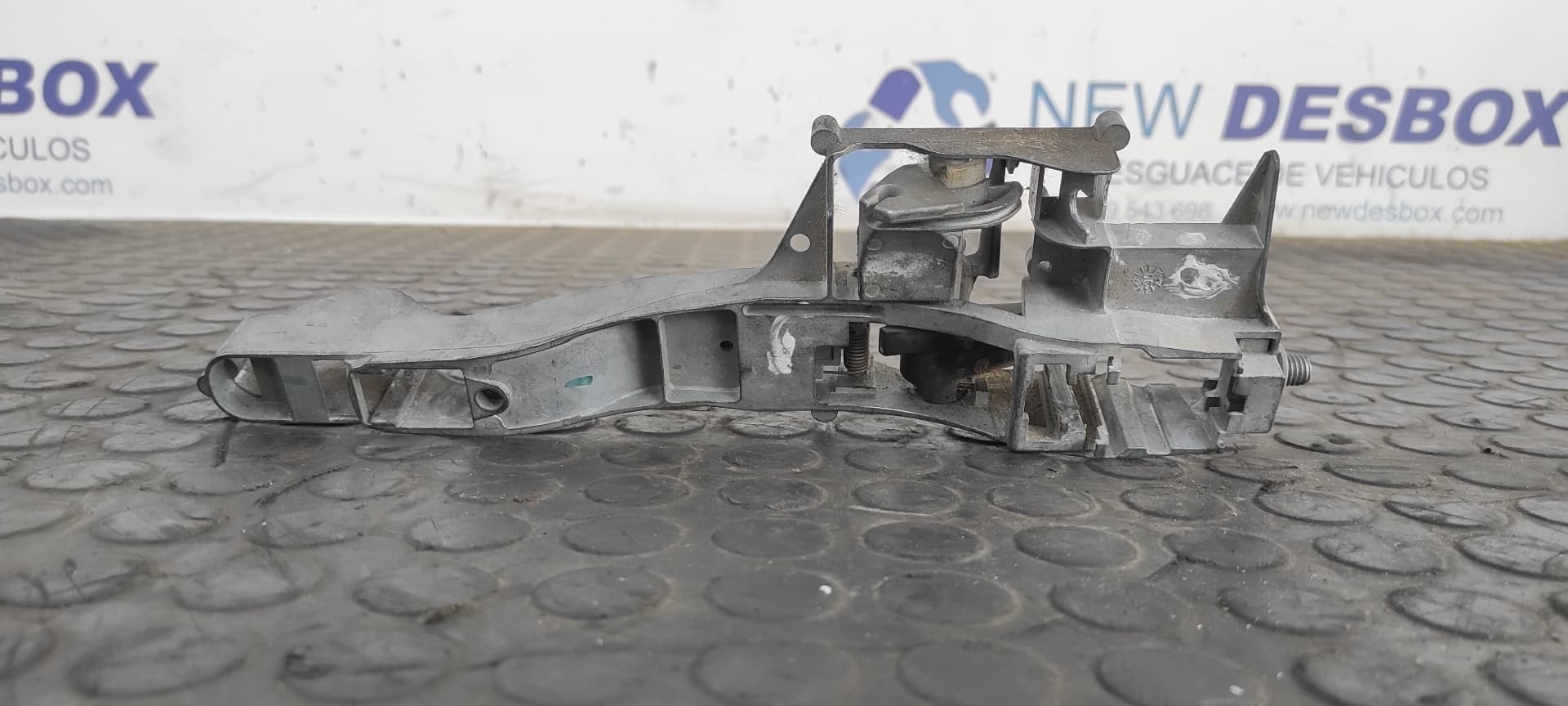 Recambio de MANETA DELANTERA IZQUIERDA para PEUGEOT 207 XS Pack KFVTU3A referencia OEM IAM 9680168680   - NEGRO