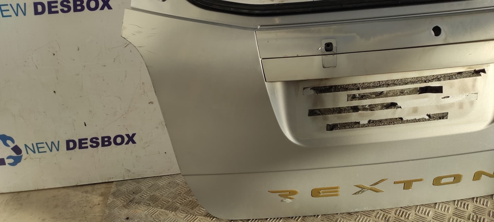 Recambio de PORTON TRASERO para SSANGYONG REXTON D/662LA referencia OEM IAM 6400108302   - PLATA 3