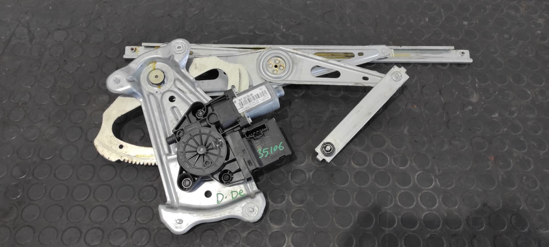 Recambio de ELEVALUNAS DELANTERO DERECHO para RENAULT MEGANE III BERLINA 5 P GT-Style H5F 4A referencia OEM IAM 807301396R   - BLANCO
