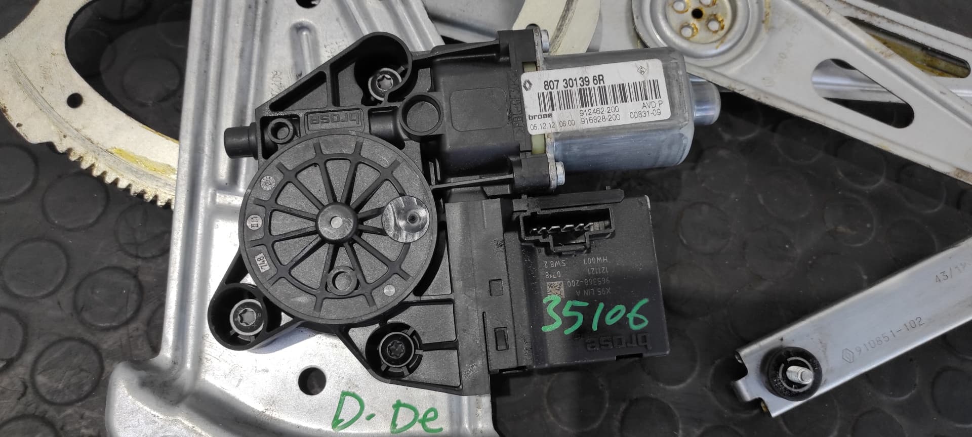 Recambio de ELEVALUNAS DELANTERO DERECHO para RENAULT MEGANE III BERLINA 5 P GT-Style H5F 4A referencia OEM IAM 807301396R   - BLANCO 3