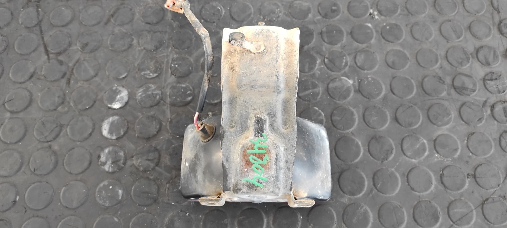 Recambio de FARO ANTINIEBLA TRASERO IZQUIERDO para MITSUBISHI MONTERO (L040) 2500 TD (2-ptas.) 4D56 referencia OEM IAM 23611216   - PLATA 5