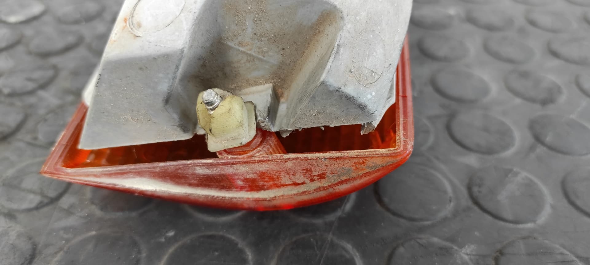 Recambio de PILOTO DELANTERO IZQUIERDO para MITSUBISHI MONTERO (L040) 2500 TD (2-ptas.) 4D56 referencia OEM IAM 1124236L   - PLATA 2