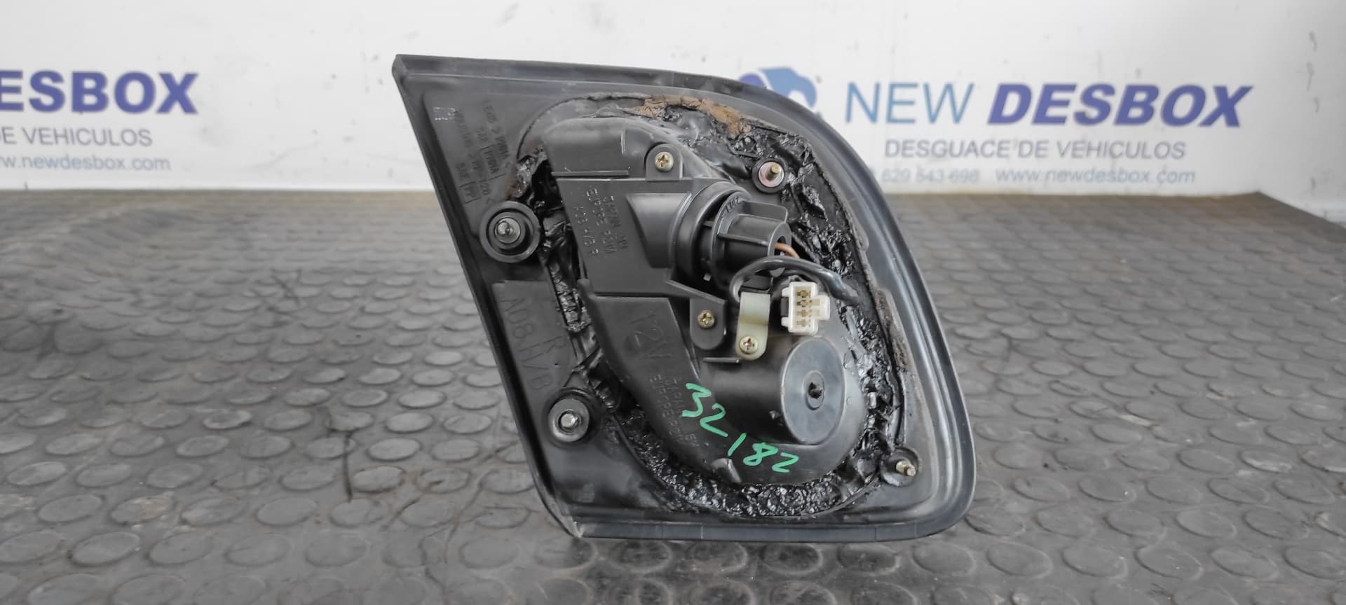 Recambio de PILOTO PORTON DERECHO para NISSAN ALMERA (N15) GX CD20 referencia OEM IAM A06   - VERDE 3