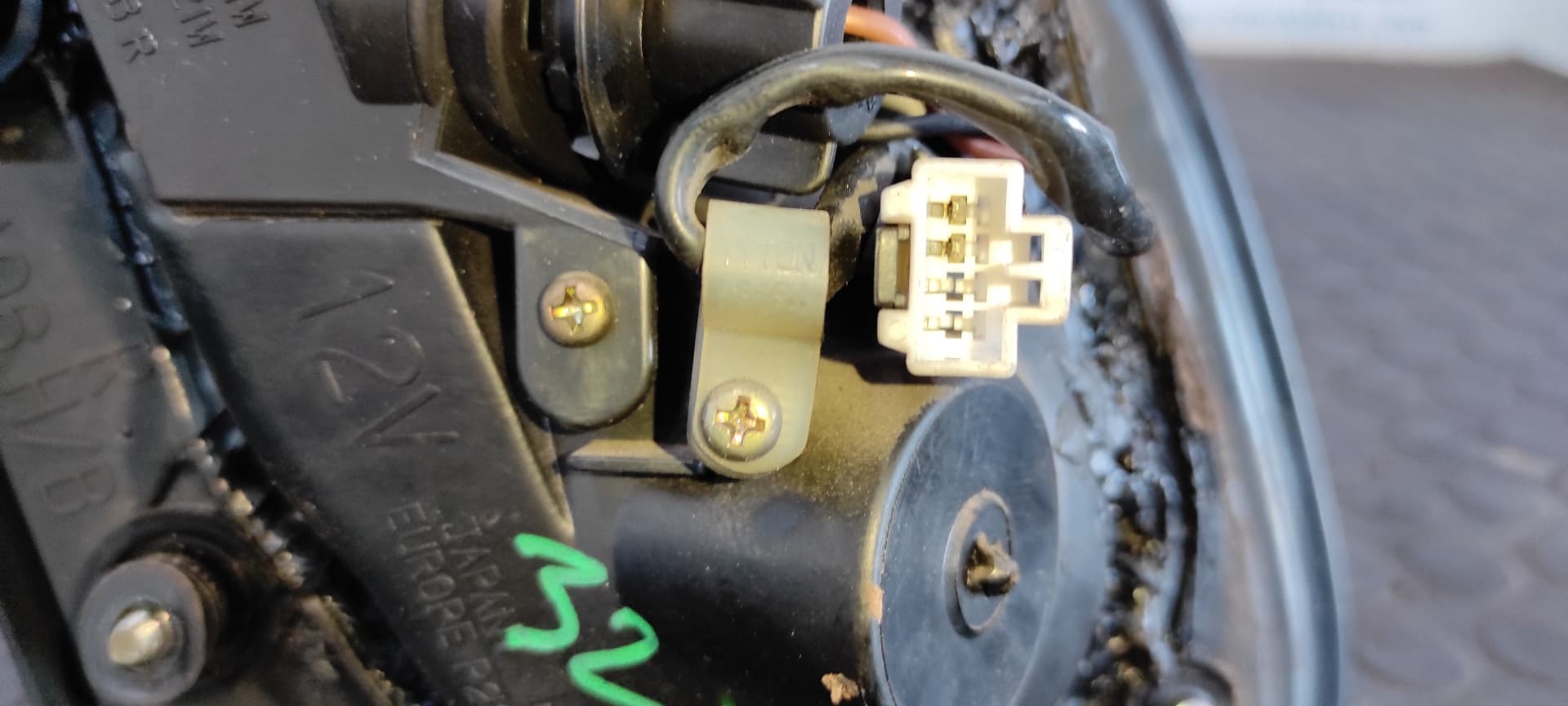 Recambio de PILOTO PORTON DERECHO para NISSAN ALMERA (N15) GX CD20 referencia OEM IAM A06   - VERDE 2