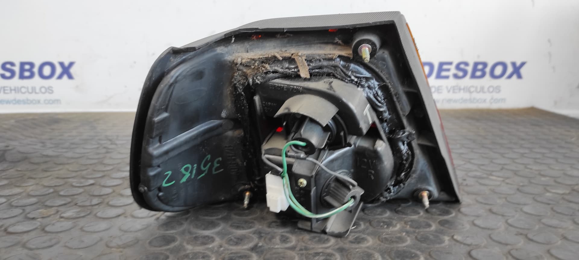 Recambio de PILOTO TRASERO DERECHO para NISSAN ALMERA (N15) GX CD20 referencia OEM IAM A06   - VERDE 2