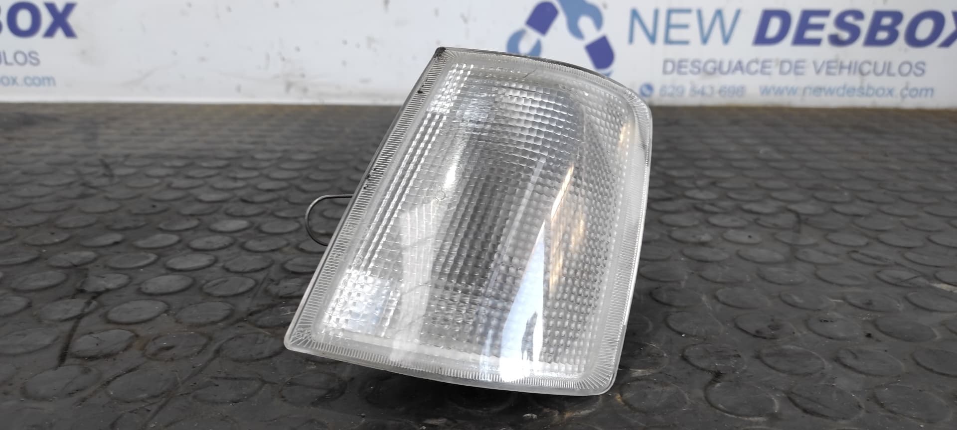 Recambio de PILOTO DELANTERO IZQUIERDO para OPEL CORSA A Cup X12XE referencia OEM IAM 6R01435   - BLANCO