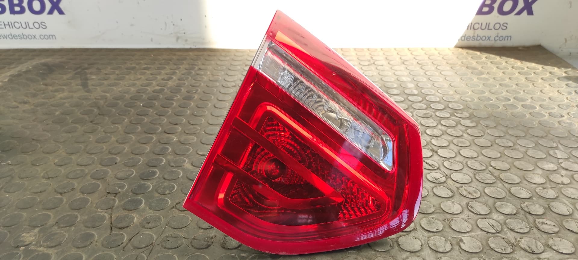 Recambio de PILOTO PORTON IZQUIERDO para CITROEN C4 PICASSO Avatar 5FW referencia OEM IAM 9653547777   - DORADA