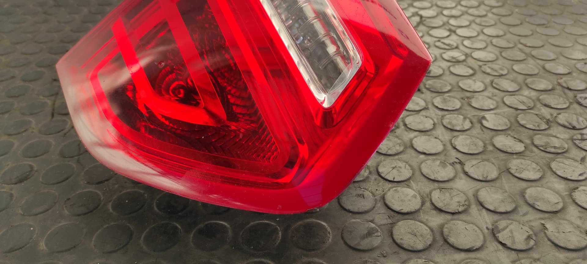 Recambio de PILOTO PORTON IZQUIERDO para CITROEN C4 PICASSO Avatar 5FW referencia OEM IAM 9653547777   - DORADA 4